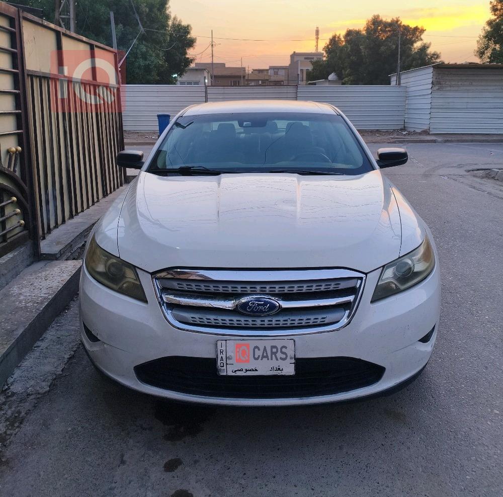 Ford Taurus
